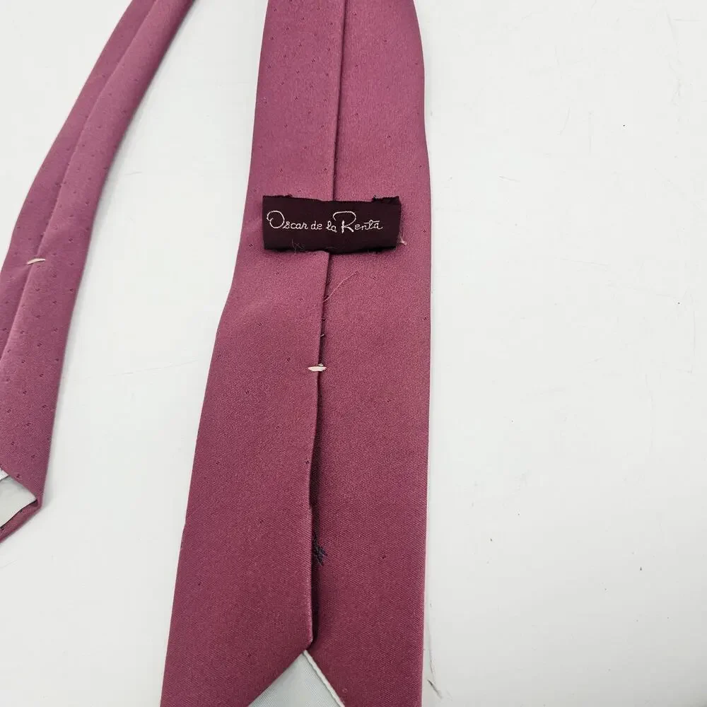 Oscar De La Renta Designer Tie Pink Mauve Navy Polka Dots Necktie 3X54 3743